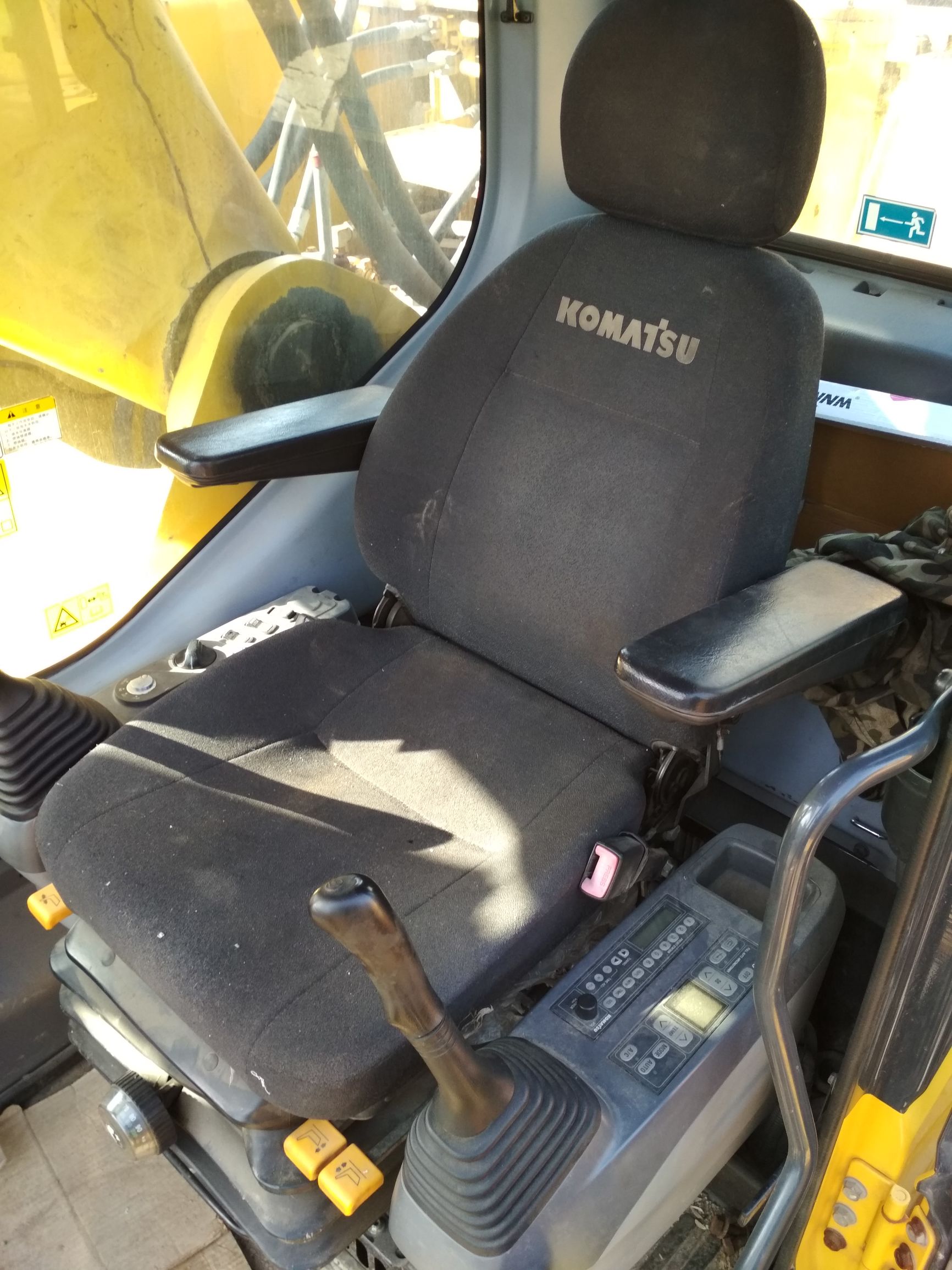 二手挖掘机分析,二手小松110挖掘机