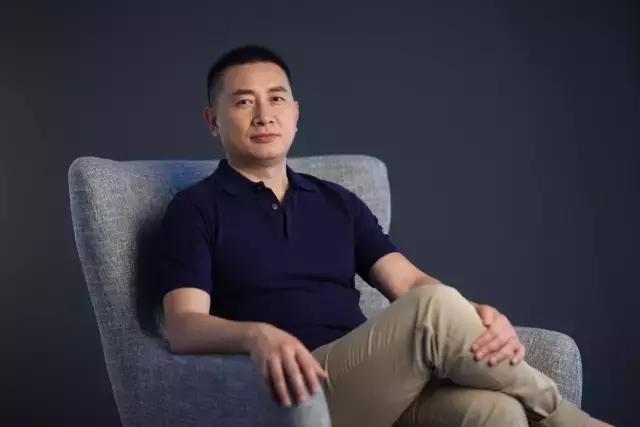 迷橙肖宇：对标Farfetch，讲品质电商时代的轻奢故事｜爱分析访谈