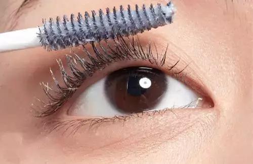 维生素e擦睫毛一段时间能变长吗,睫毛变长的小妙招全部
