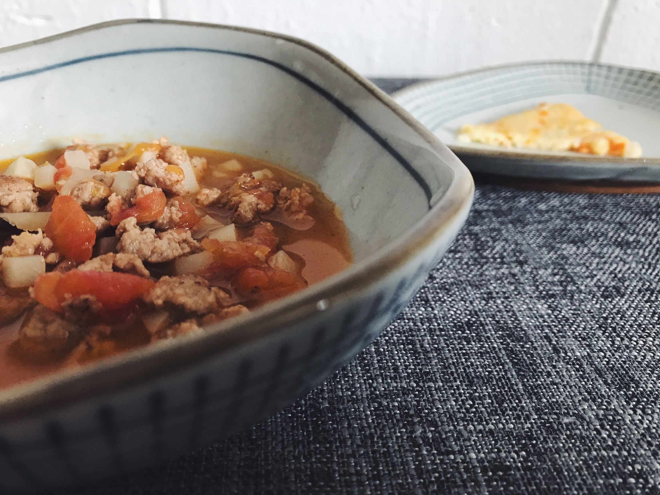 千寻的食堂之番茄土豆炖牛肉，精选的牛棒骨熬制的汤头，配上营养美味的番茄土豆，满满的钙补起来