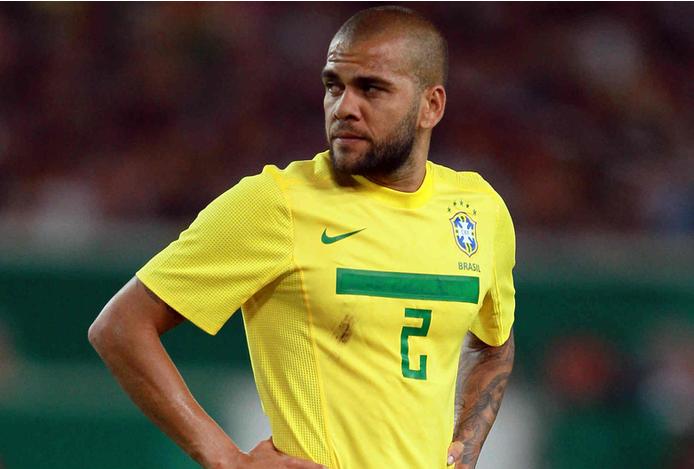 足球最具有进攻性的位置,足球场上哪个位置最好踢