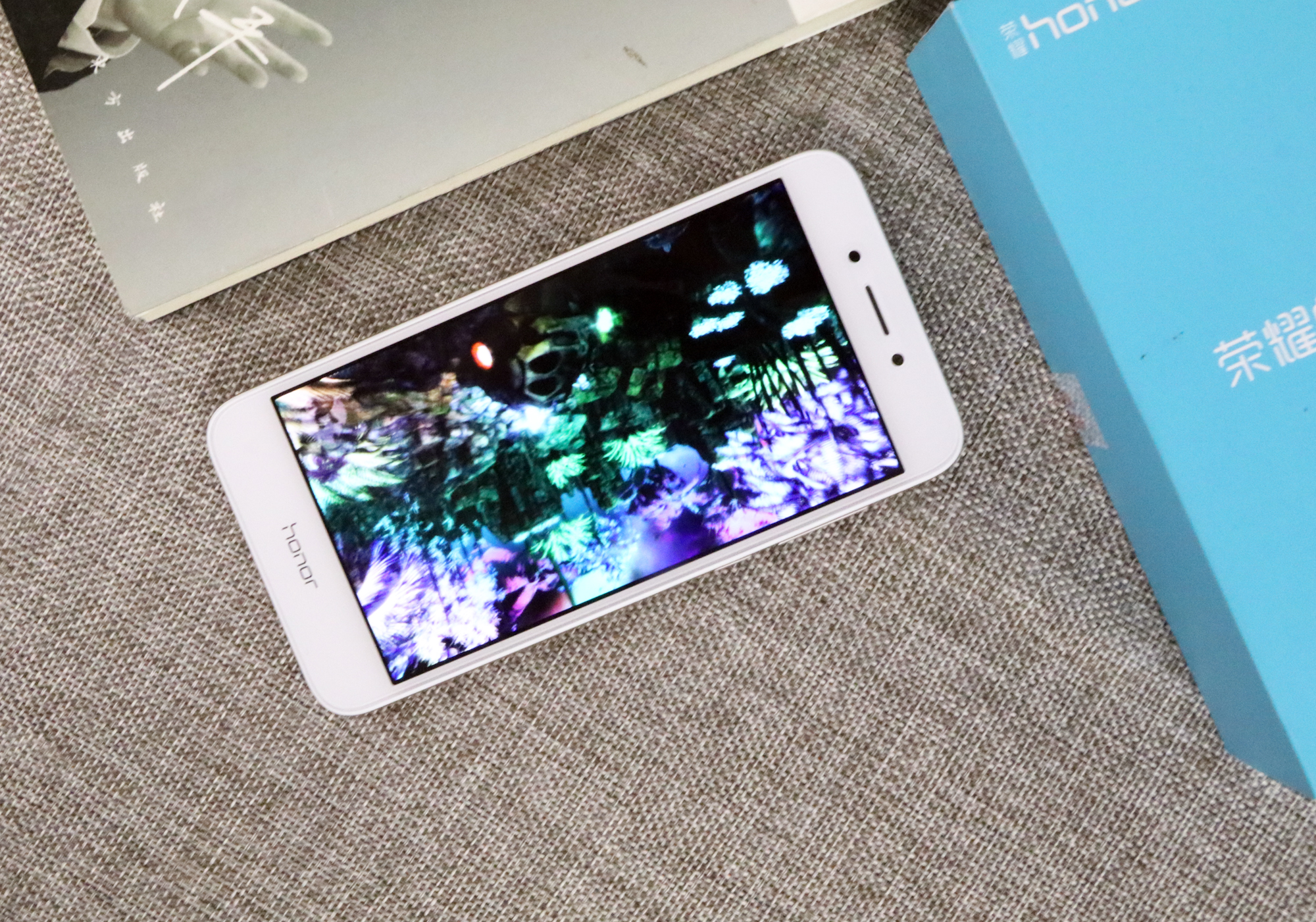 荣耀畅玩6a还能用吗,流畅不卡不发热续航强推荐