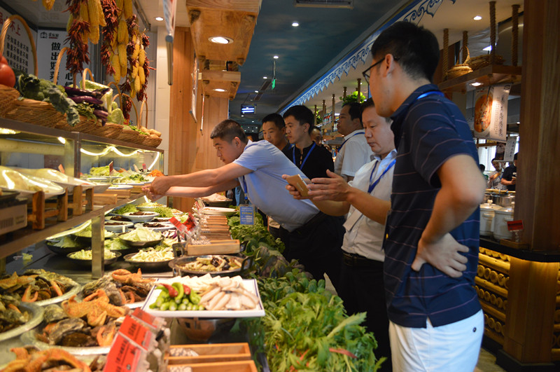 餐饮发展趋势——滨州餐饮协会百人考察团前来参观考察明档