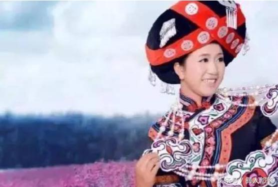 彝族歌曲迎客歌中文谐音,彝族歌曲迎客歌