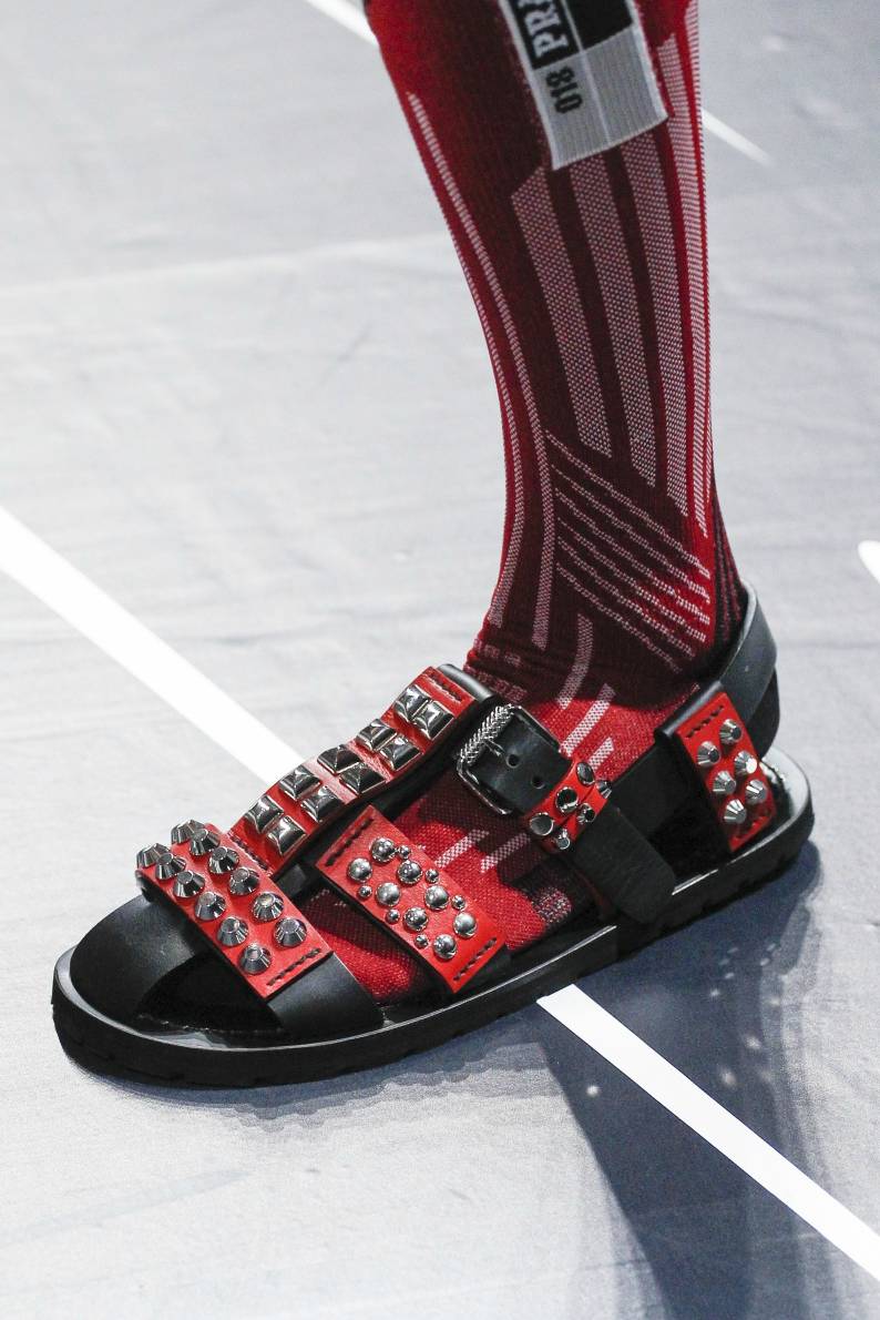 prada普拉达春夏时装周,prada普拉达2012秋冬男装走秀