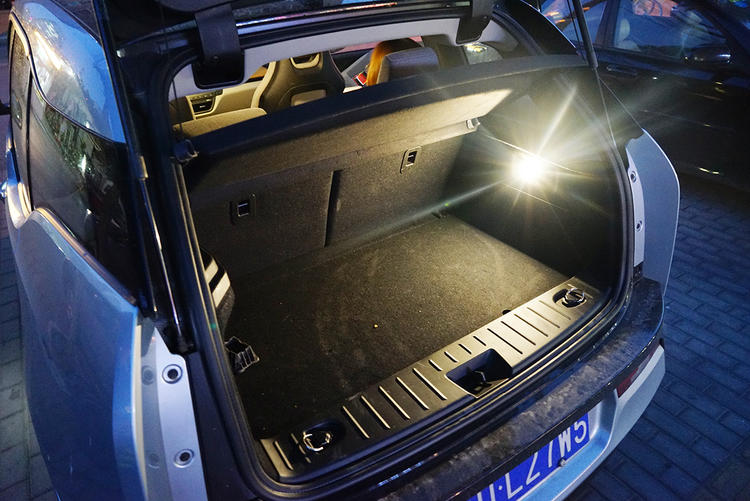 扫码的共享汽车,扫码式的共享汽车