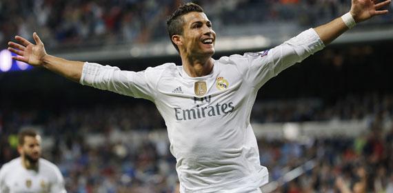 天下足球关于c罗的记忆,天下足球之绝代双骄第1集