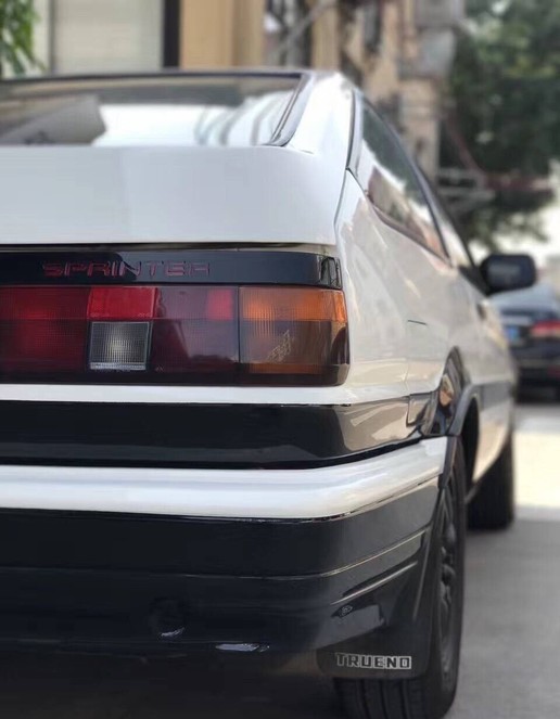 藤原豆腐店的ae86vs普通的ae86,头文字d限定版ae86