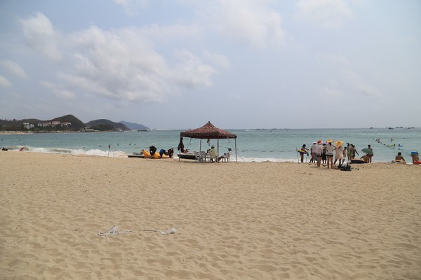 在三亚总有一片海属于一个人,在三亚椰梦长廊海边