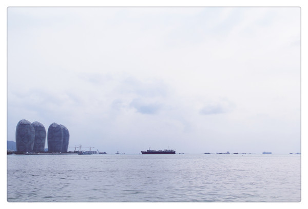 在三亚总有一片海属于一个人,在三亚椰梦长廊海边