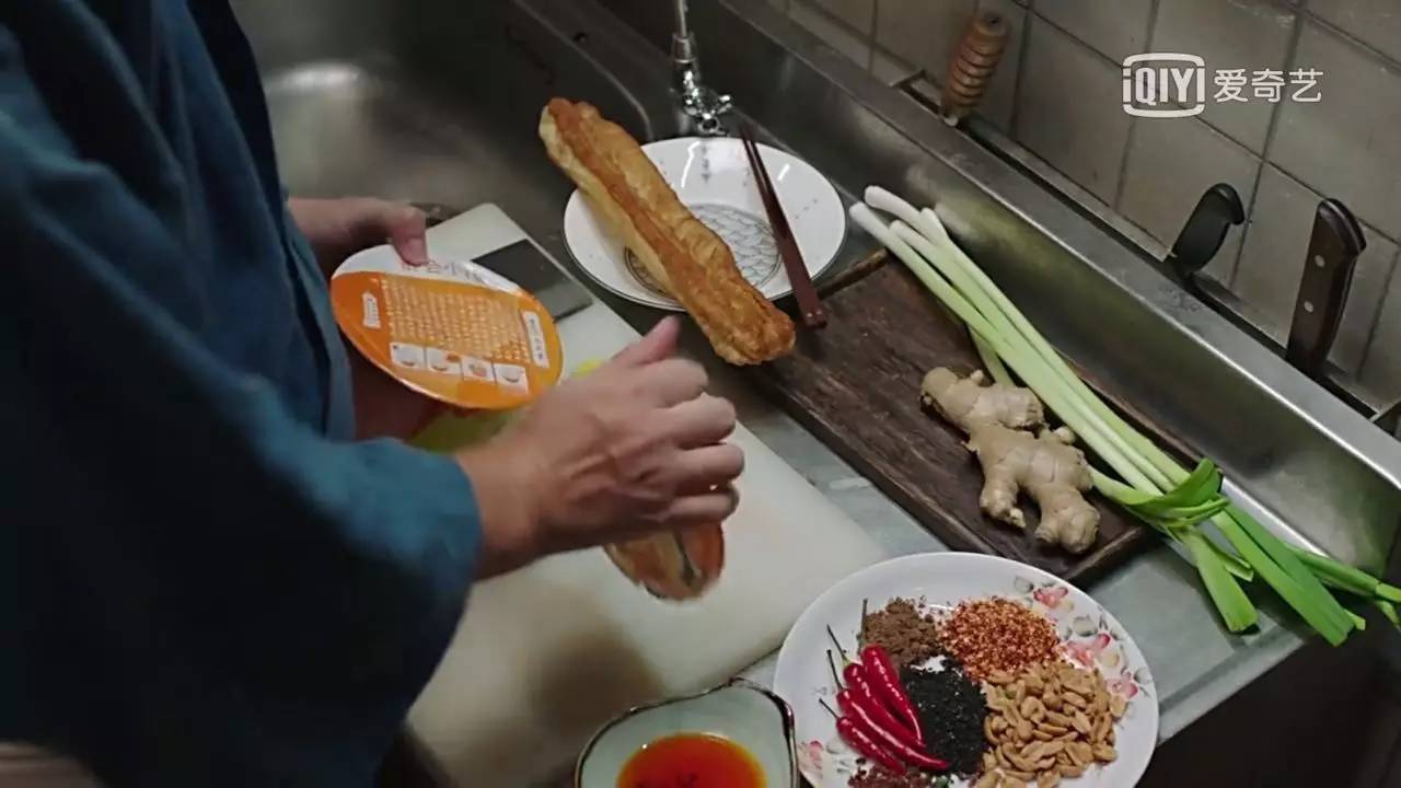 周星驰电影中的广告成经典,周星驰电影中的搞笑广告