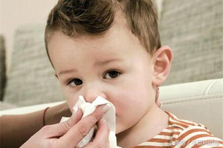 给宝宝清理鼻屎用什么棉签,怎么正确给宝宝清理鼻屎