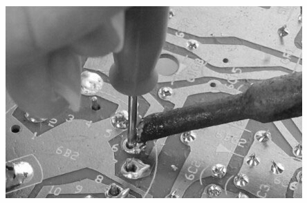 有了电烙铁还需要什么,电烙铁焊接电路板技巧和方法