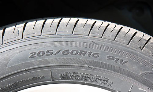 轮胎上面的字母数字代表什么时速,载重轮胎上的字母和数字代表什么