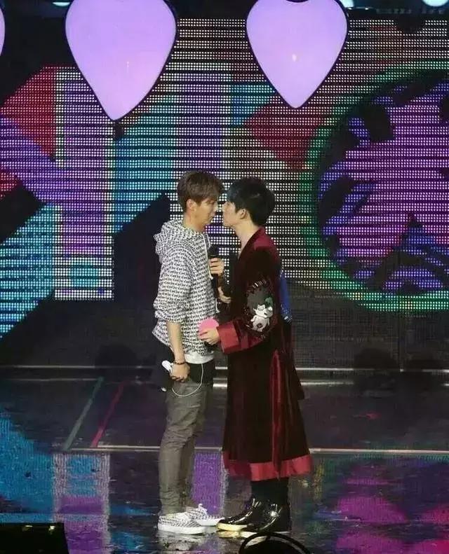 为什么现在娱乐圈都是小鲜肉,娱乐圈小鲜肉实际是什么样的