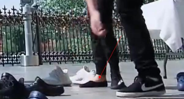 鹿晗与热巴逗小孩，偷偷穿情侣袜，暖暖都是对方