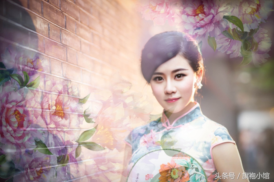 中年女士穿旗袍站坐姿势,穿旗袍怎么走步