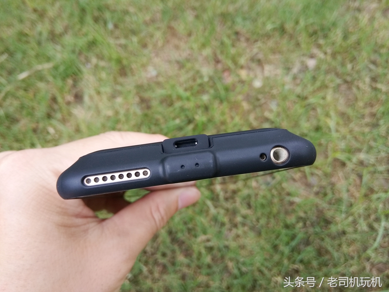 图拉斯充电宝对比苹果外接电池,苹果图拉斯磁吸充电宝真实测评