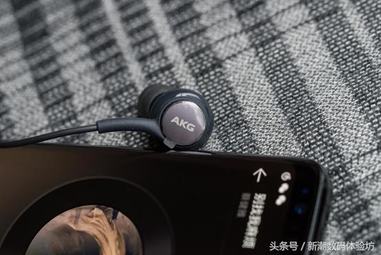三星s8自带的akg耳机怎么样,三星s8与s8轻奢