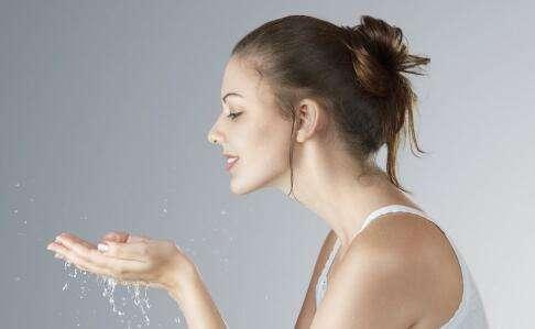 一着急脸红发烫什么原因,一热就脸红发烫头晕是怎么回事