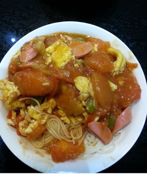 西红柿鸡蛋面做法视频王刚,西红柿菠菜鸡蛋面家常做法