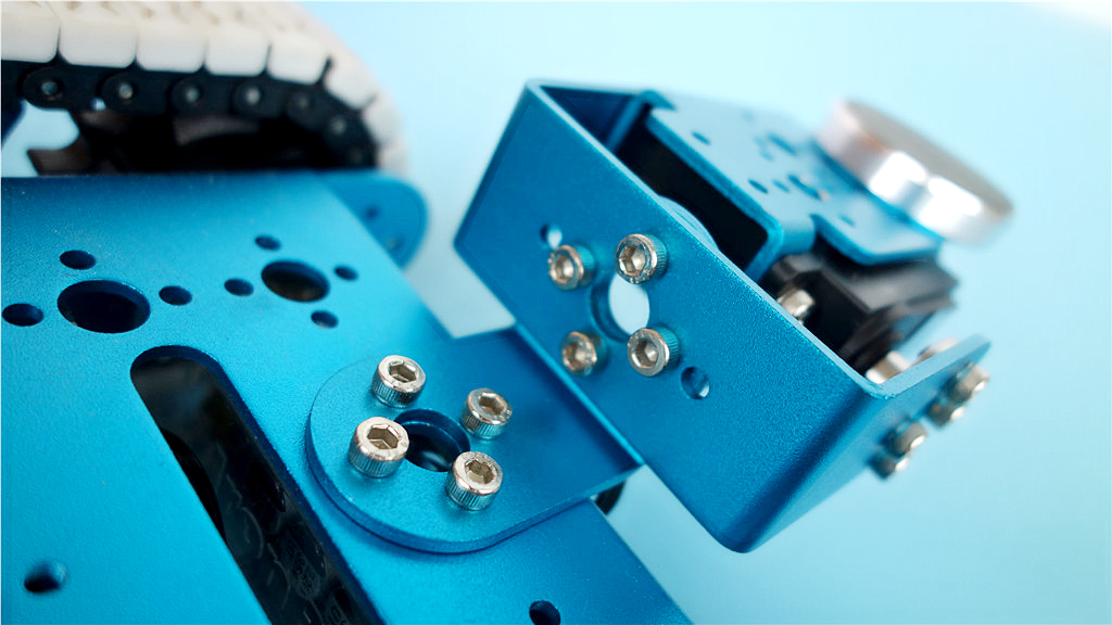 行进、踢球、摇头晃脑样样行，DIY、编程、智能交互个个棒