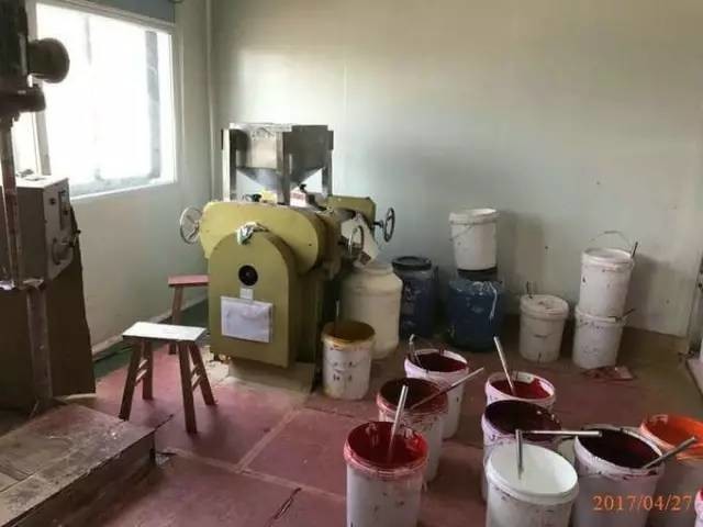 你辛辛苦苦代购的资生、倩碧等化妆品，或许来自小作坊