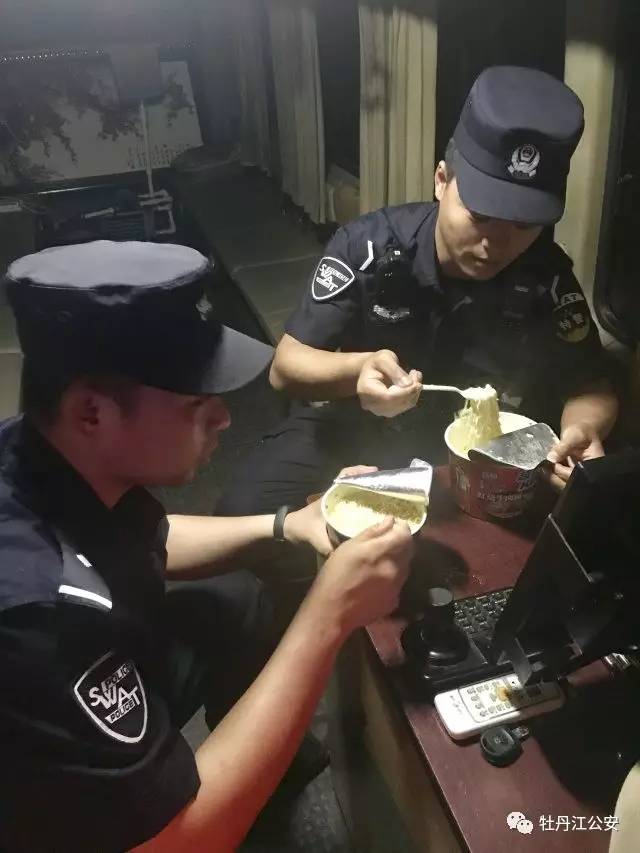 深夜食堂中的警察,警察的深夜食堂