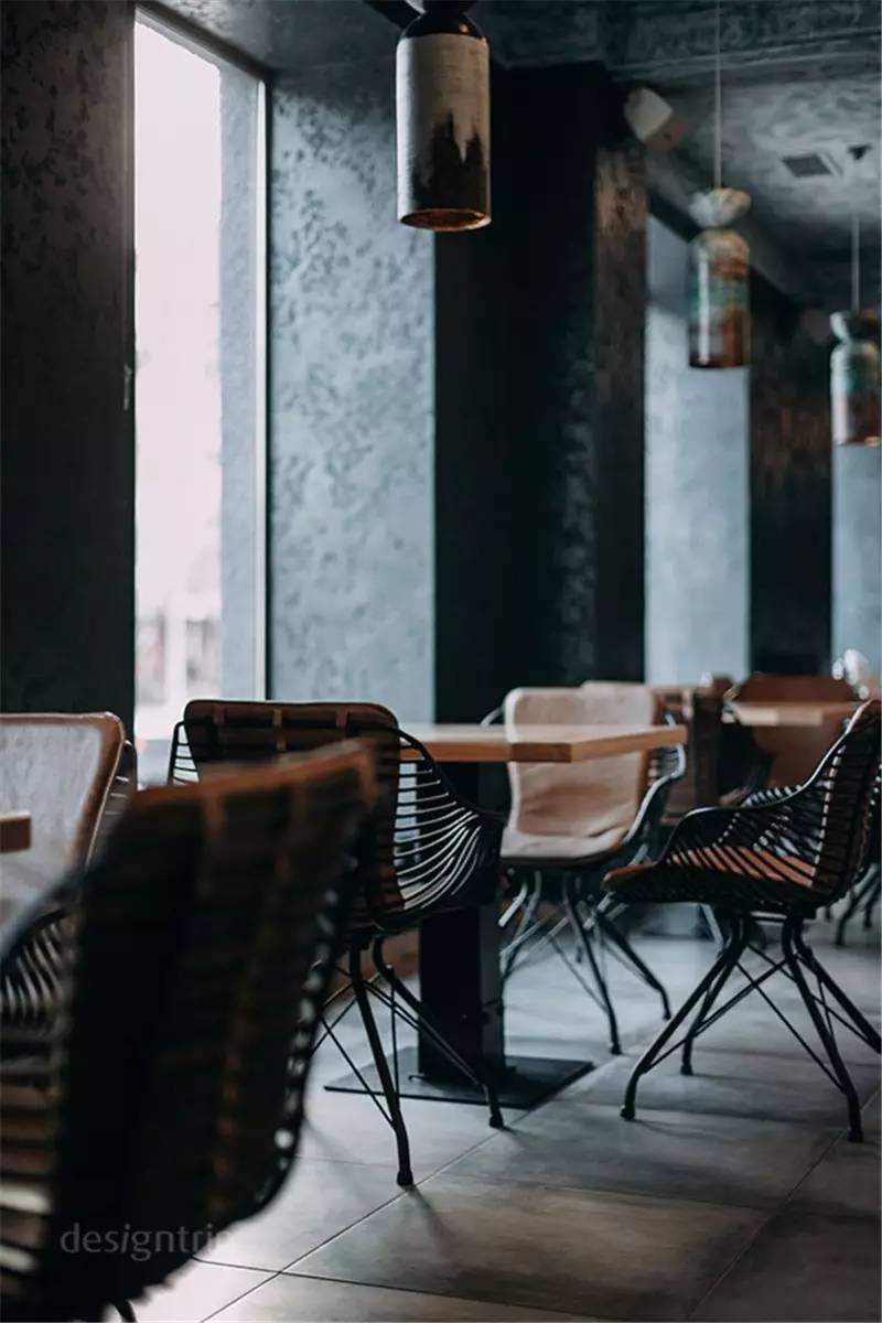 比黑更高级的灰,比高级灰更高级的高级黑