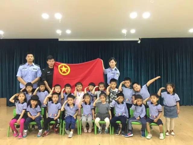 小女孩遇到陌生人搭讪怎么处理,小孩在外面遇到陌生人搭讪