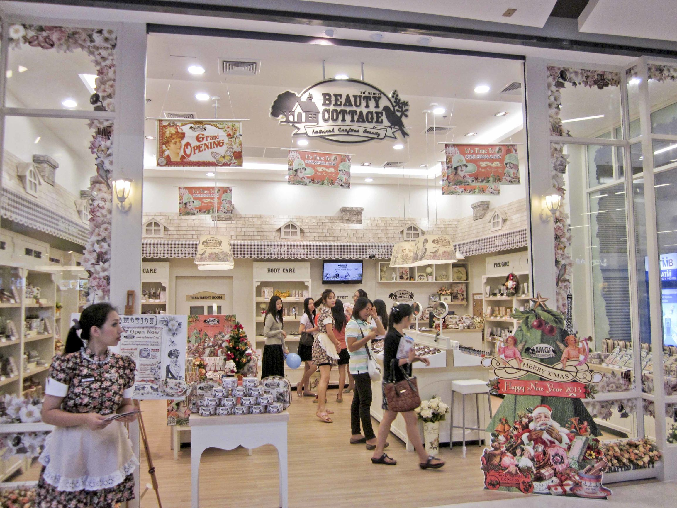 60块买好用的彩妆全套,便宜又好用的泰国妆