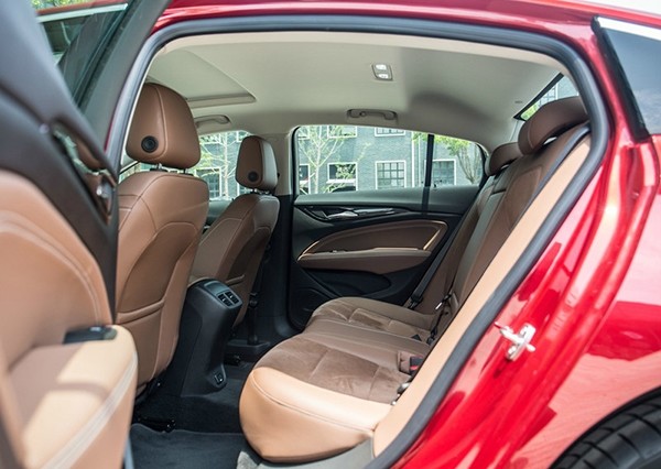 新君威到底值不值得购买,新君威十大不建议买的车