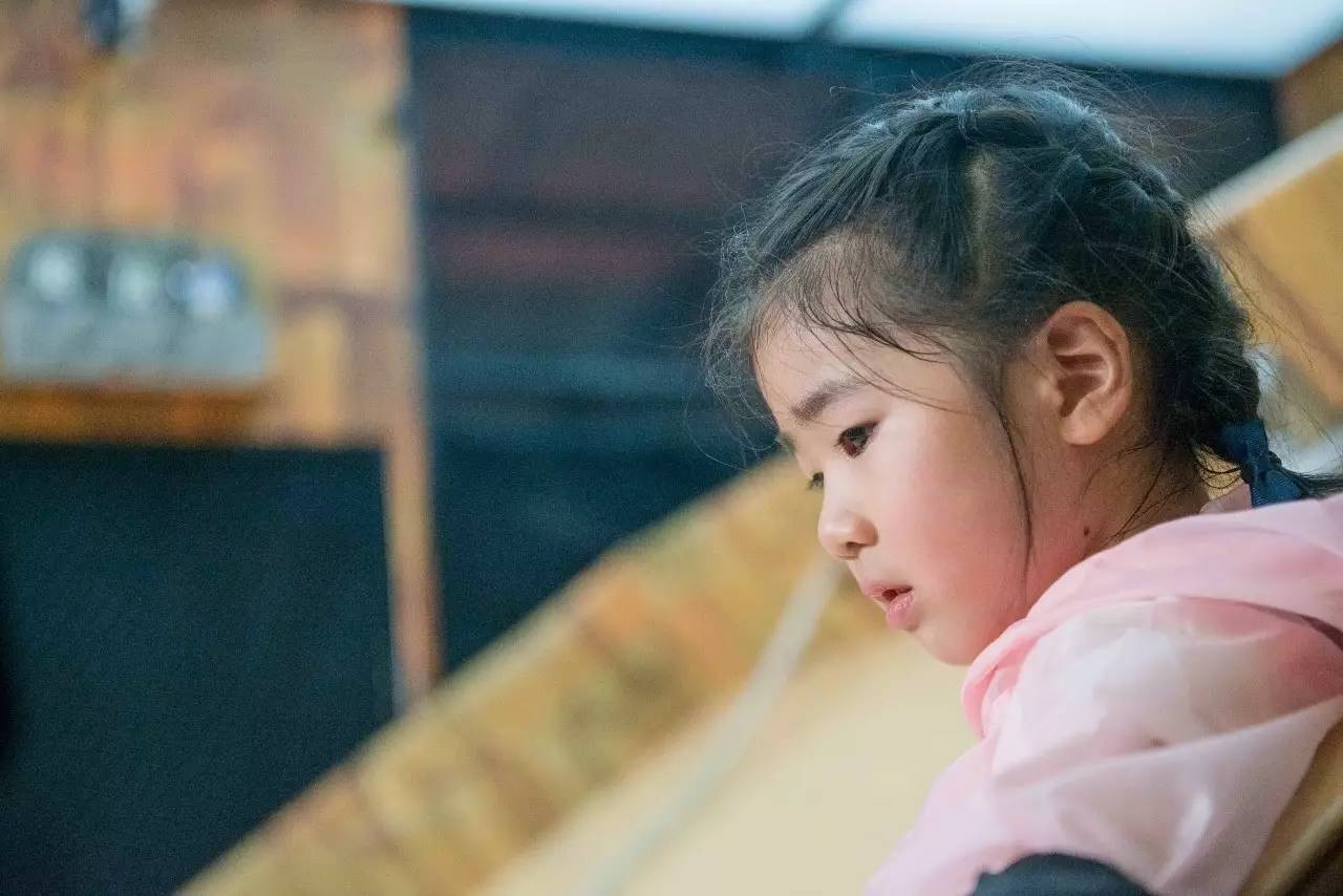 疯狂的麦咭左小青穿多大鞋,疯狂的麦咭左小青