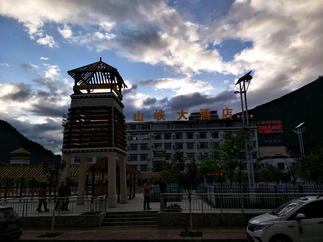 川藏线自驾游车队住宿,自驾川藏线到拉萨住宿推荐