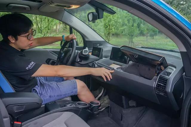 宝马i3新老款对比,宝马i3第一款现在还值得入手吗