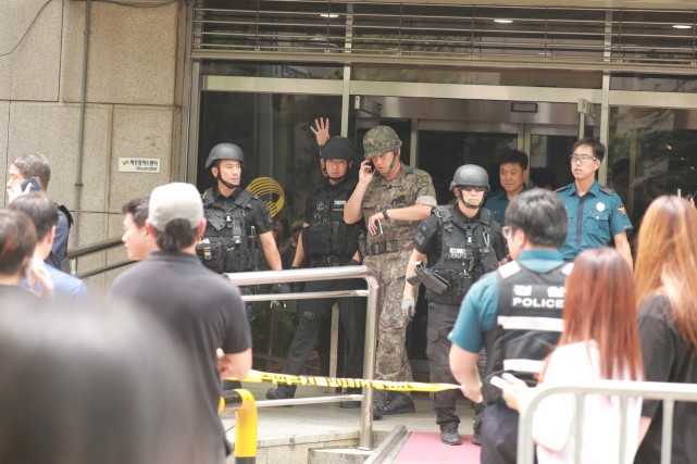 Apink被威胁事情爆发男子KBS藏爆炸物企图杀死Apink全员现场紧急疏散众歌手