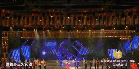 习*平近**走上舞台同全场高唱《歌唱祖国》昨晚的这台晚会刷屏了！