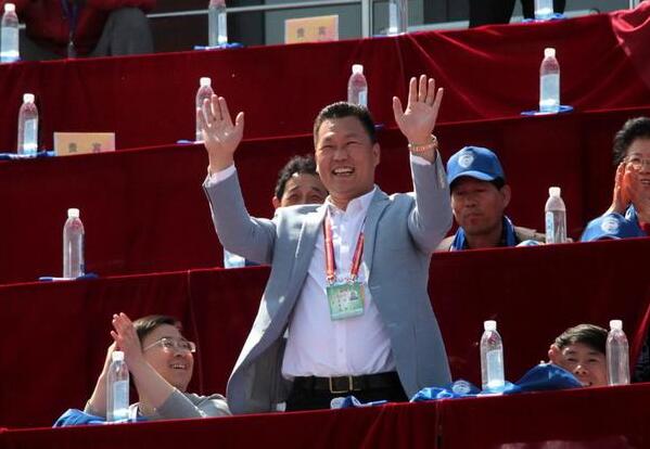 保定容大董事长哭成泪人视频,保定容大董事长回应欠薪