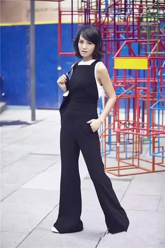 你还没有一件背心出街？那你一定是过了个假夏天！可儿，霉霉，蕾哈娜都爱的它你怎么可以没有？