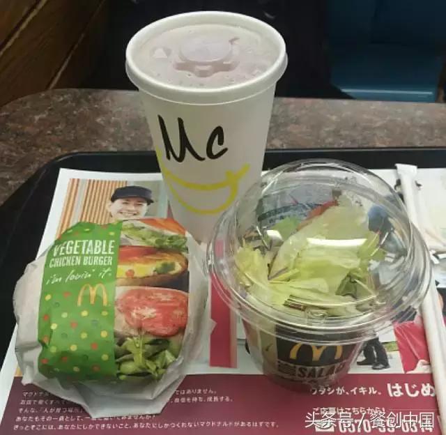 草木绿、工业风、无纸化点餐、小龙虾配朝日啤酒怎么潮怎么上