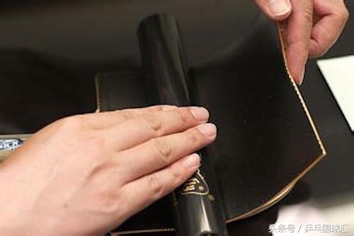 粘乒乓球胶皮如何去除以前的胶水,乒乓球拍胶皮剪坏了怎么办