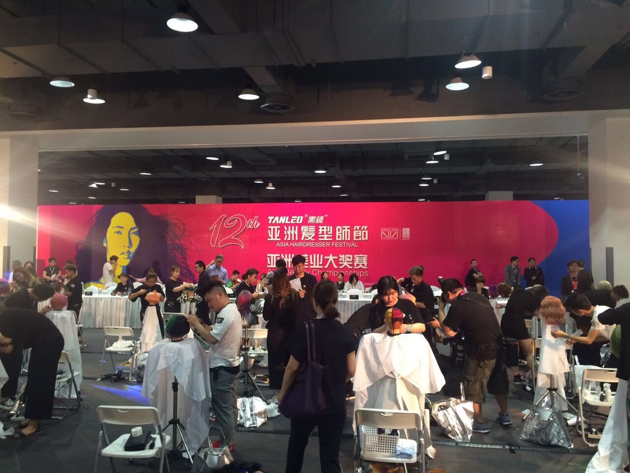 发型师感想感言文案,亚洲发型师节创意组