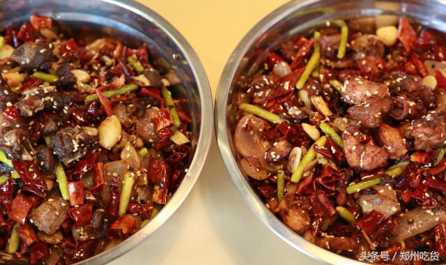 WTF？去南阳路吃海鲜，服务员把菜倒桌上就走，连筷子都没有？