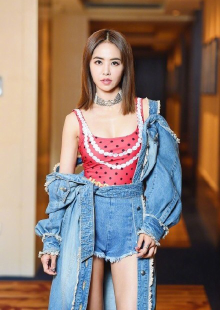 品牌专业游泳衣正品女连体衣,类似游泳衣的连体衣