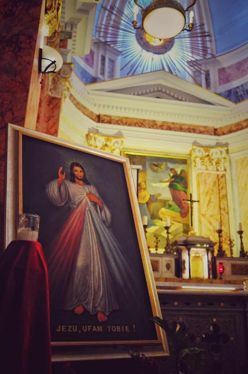 以色列特拉维夫闹市区 (以色列特拉维夫白色之城繁荣原因)