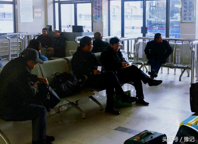 一个“穷逛蛋”，贷了“一百块”，开封郑州洛阳逛了个遍