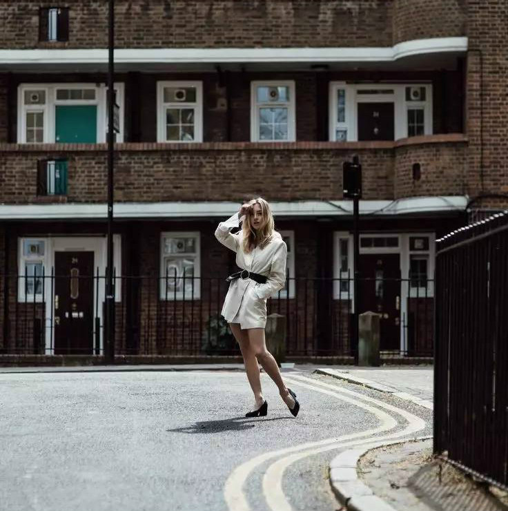 个矮、腿粗、腿短，还敢玩下身失踪？