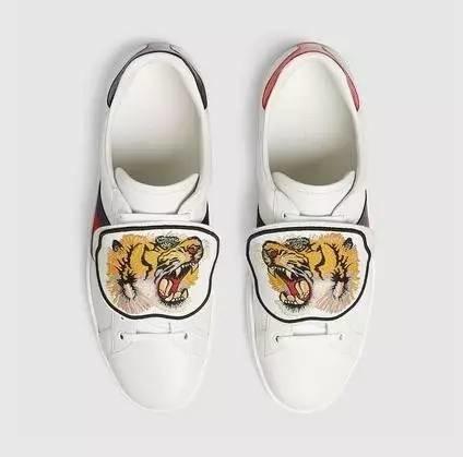 杨幂的最近穿的运动鞋,杨幂穿的薄荷绿运动鞋