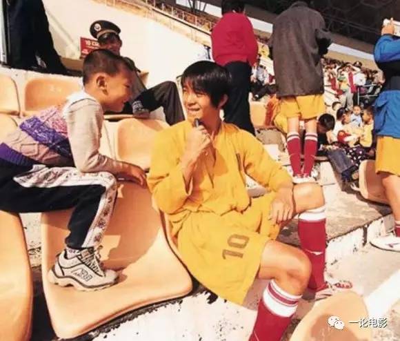 周星驰少林足球镜头,周星驰少林足球幕后花絮