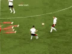 搞笑的足球恶搞图片,有关足球搞笑图